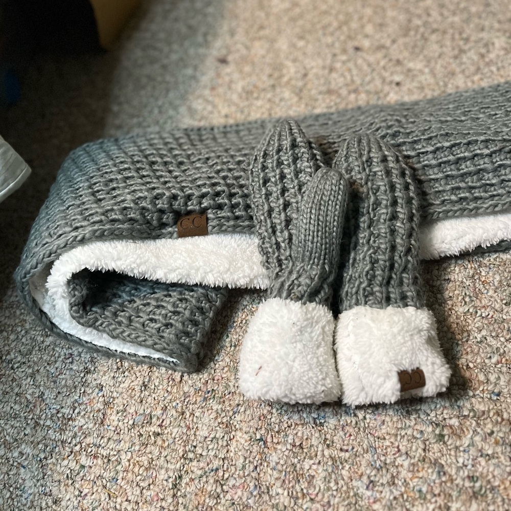 Matching Scarf & Gloves Set